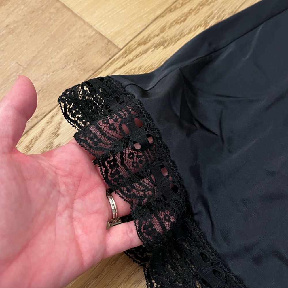 Vintage Black Stretchy Lace Half Slip - Picture 7 of 11